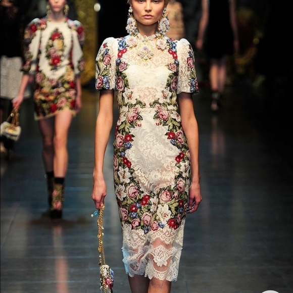 Runway Dolce&Gabbana Embroidered laced dress. - Picture 2 of 10